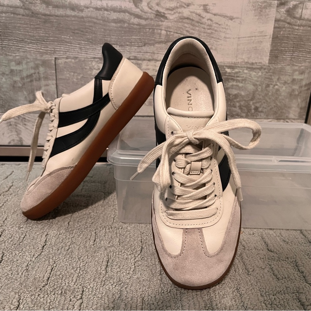 Vince “Oasis” sneaker, navy & oatmilk, size 6.5/36.5